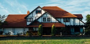 ¿Quién se queda con la vivienda en una custodia compartida?
